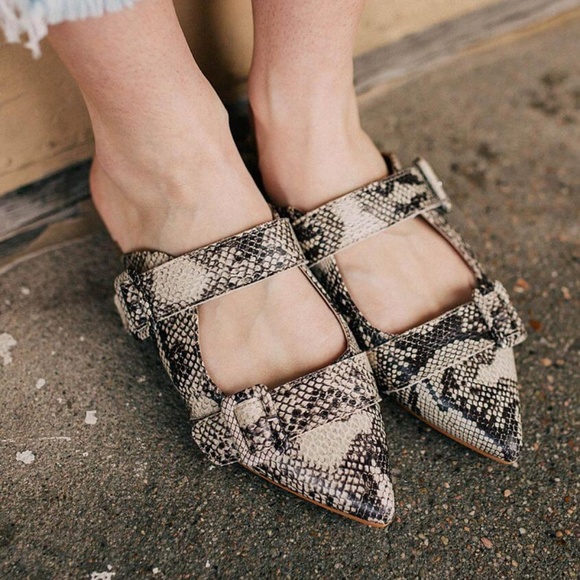HANNAH Pointed Toe Snakeskin Mule - Beige - Picture 5 of 8